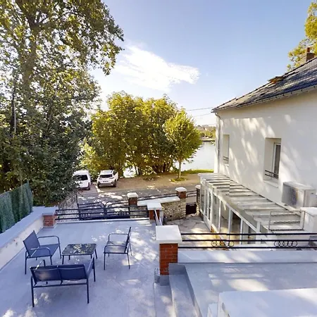 Calme Au Bord De Seine A Melun Avec Jardin Terrasses Et Vue Sur La Seine Apartment