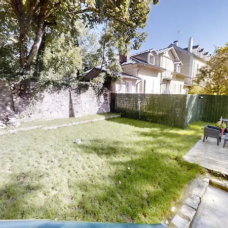 Calme Au Bord De Seine A Melun Avec Jardin Terrasses Et Vue Sur La Seine Apartment